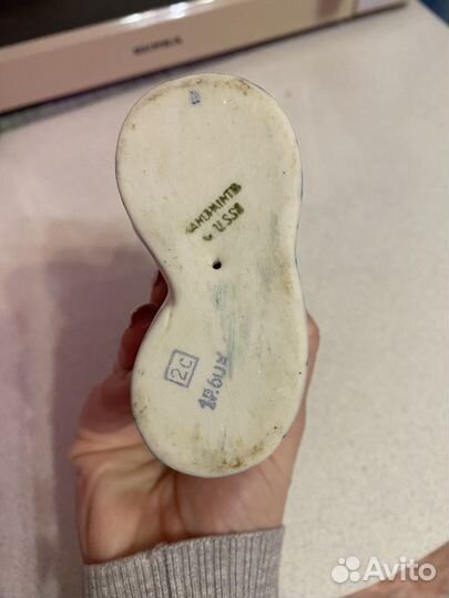 Статуэтка фарфоровая кумушки гжель