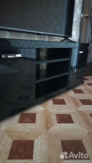 Тумба под телевизор