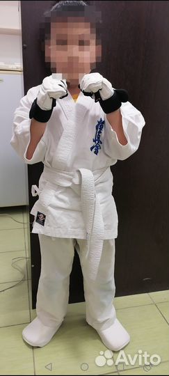 Шлем, щитки и перчатки