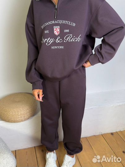 Спортивный костюм женский