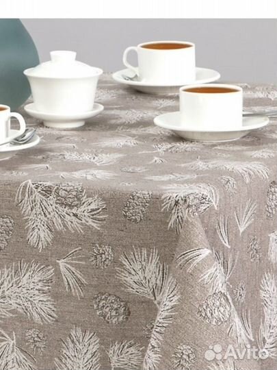 Не продано новая новогодняя скатерть 145*250