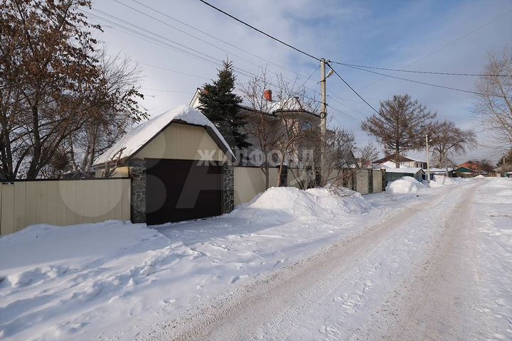 Коттедж 235 м² на участке 4,9 сот.