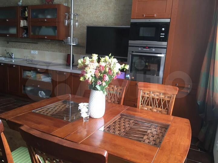 3-к. апартаменты, 82 м², 3/3 эт.