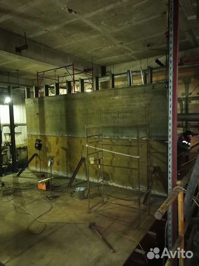 Бригада монтажников и сварщиков