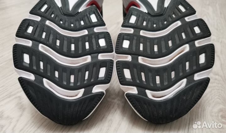 Кроссовки adidas