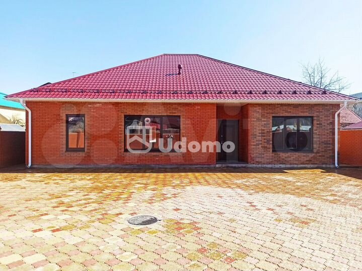 Коттедж 176,3 м² на участке 6 сот.