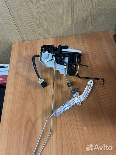 Замок двери передний левый hyundai getz Гетц