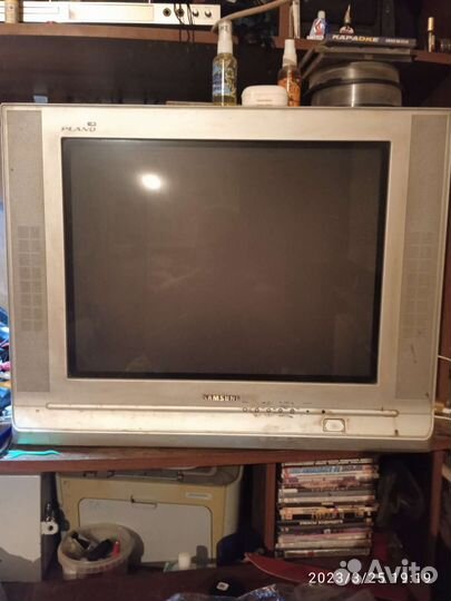 Телевизор на запчасти