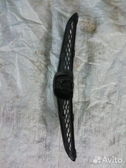 Решетка радиатора передняя Honda Fit