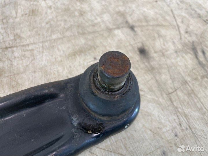 Рычаг подвески передний правый Mitsubishi Lancer