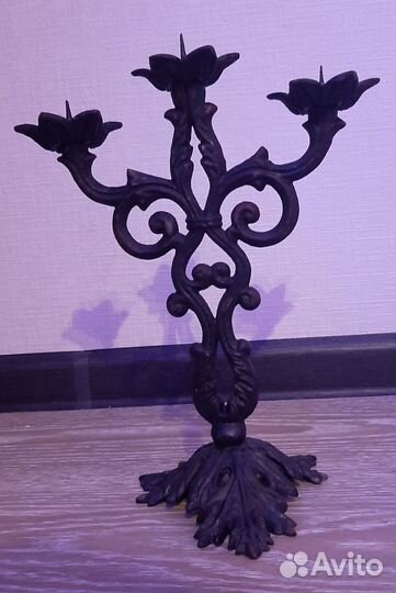 Старинный подсвечник