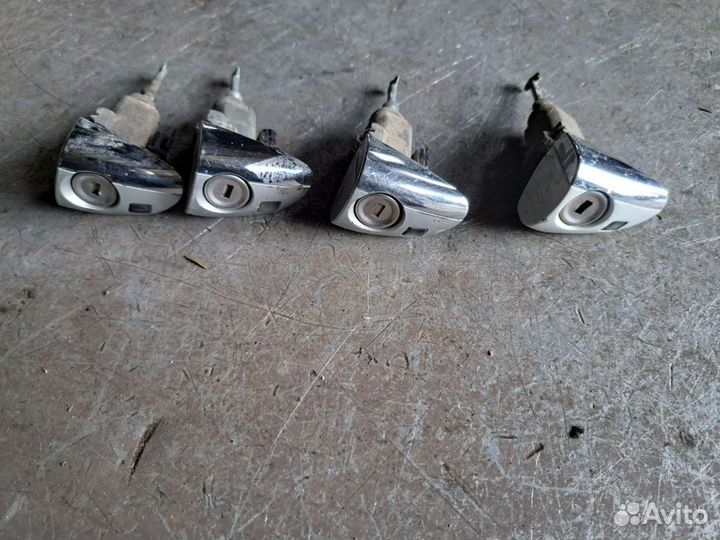 Личинка двери Mercedes w220