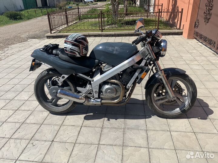 Хонда NT650 bros