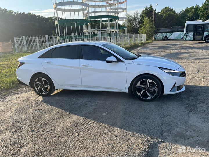 Hyundai Elantra 2.0 AT, 2022, 30 500 км