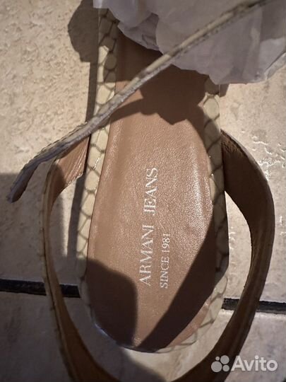 Босоножки женские Armani 37,5