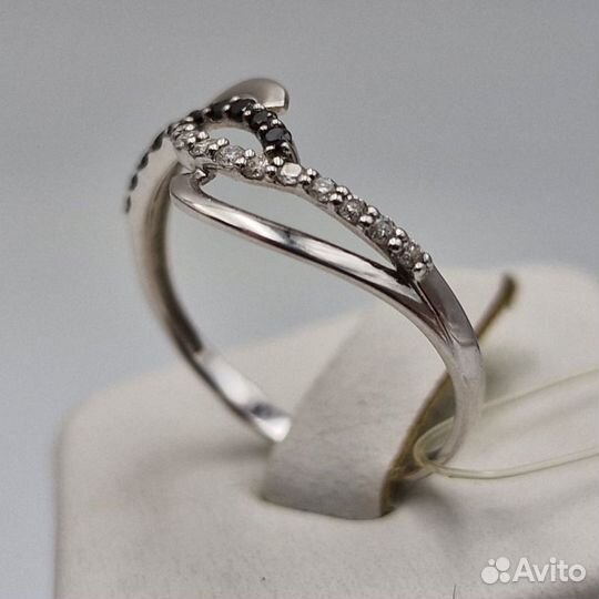 Кольцо с камнями