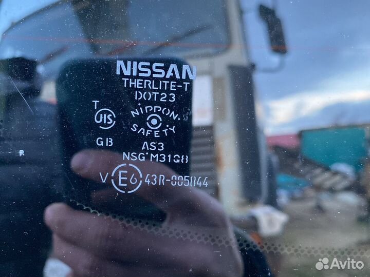 Nissan Patrol Y62 Стекло заднее лобовое