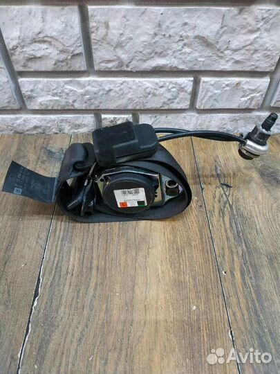 Opel Corsa Ремень безопасности передний левый