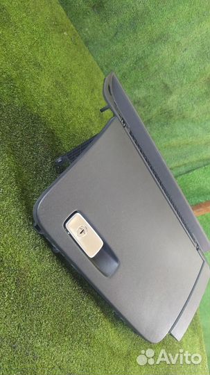 Бардачок в панель Audi A1 caxa 2011