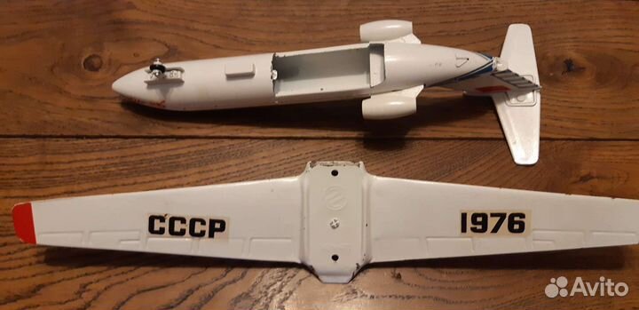 Самолет Як - 40 модель