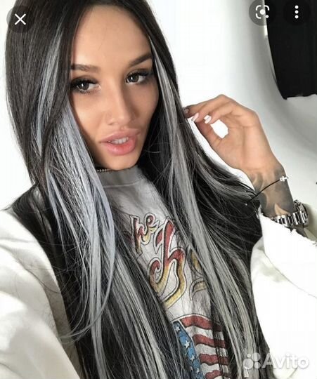 Наращивание цветных прядей