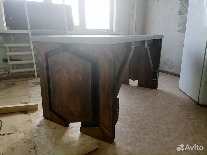 Стол