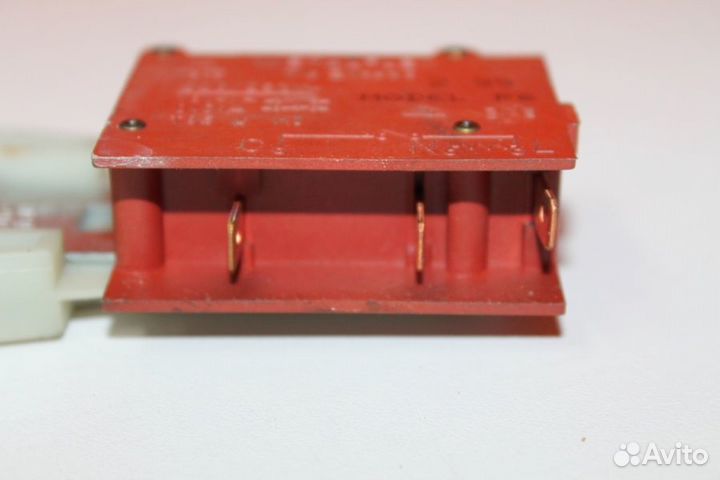 Устройство блокировки люка Indesit C00011140 (Meta