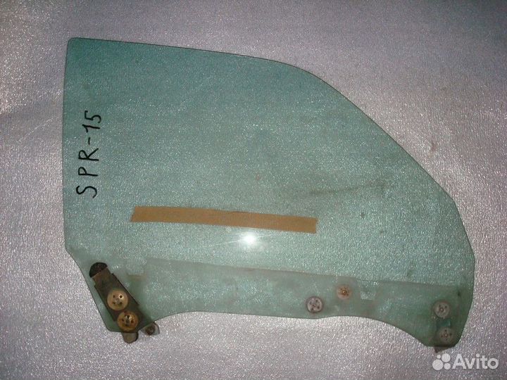 Стекло двери переднее правое Subaru Forester (S10)