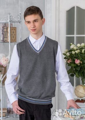 Жилет трикотажный синий 152