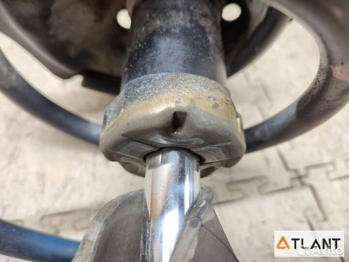 Стойка передняя правая toyota sienta