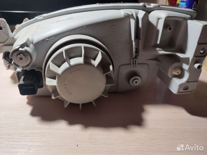 Фара hyundai Элантра 2 правая