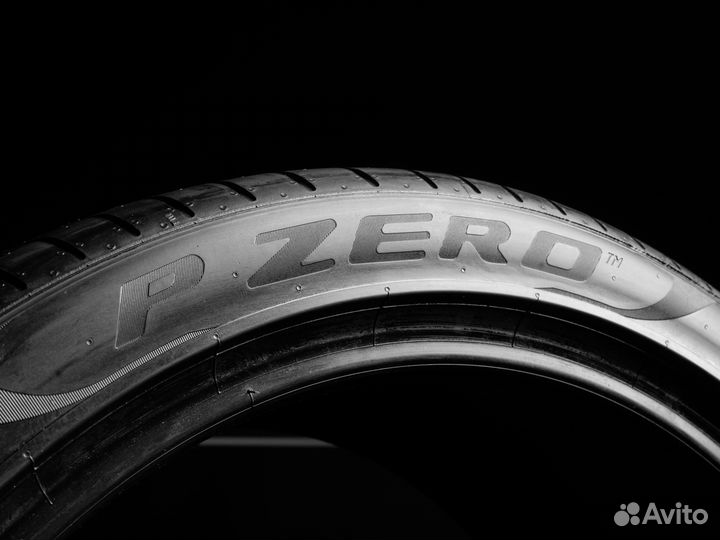 Pirelli P Zero PZ4 265/40 R21 и 305/35 R21 113Y
