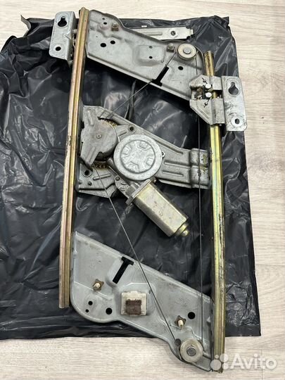 Стеклоподъемник правый Nissan 180SX