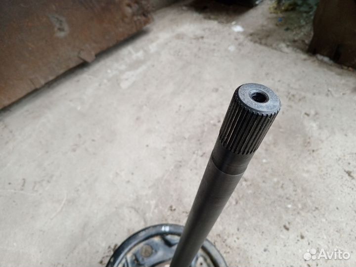 Полуось заднего моста Mazda BT-50 BT50