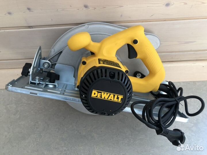 Дисковая пила Dewalt D23700-KS