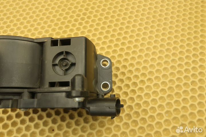 Педаль газа электронная LADA Priora