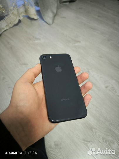 iPhone 8, 64 ГБ