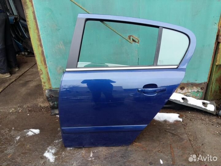 Дверь задняя левая Opel Astra H 2004-2014