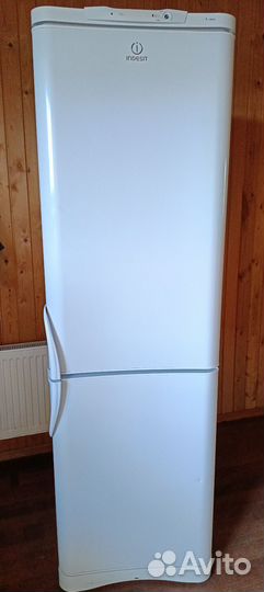 Холодильник Indesit