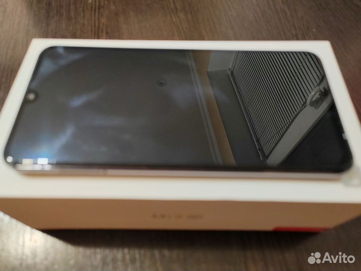 Xiaomi Mi 9 SE, 6/128 ГБ