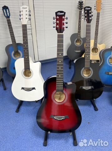 Акустическая гитара Belucci красная