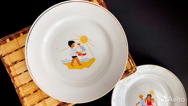 Тарелка детская коллекционная фарфор Рига