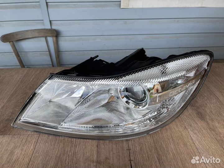 Фара передняя левая Skoda Octavia A5 2008-2013