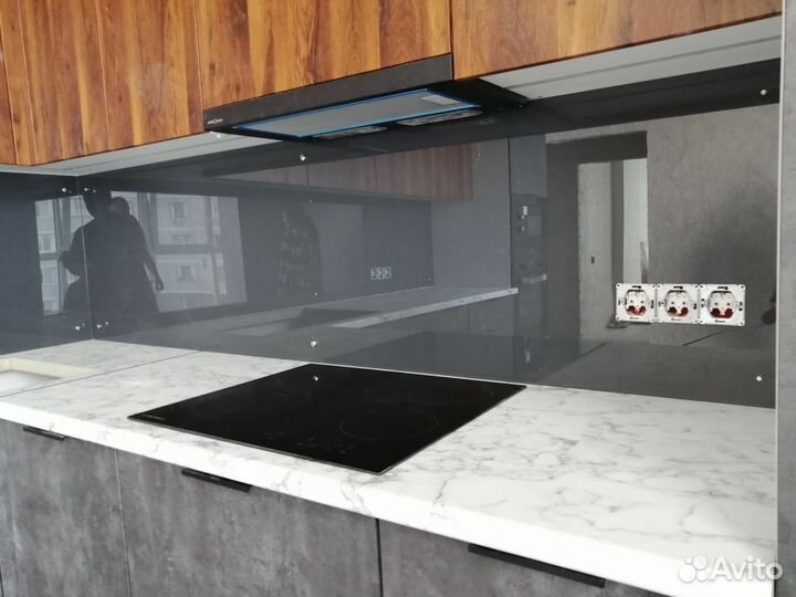 Фартук из стекла на кухню - закаленное стекло