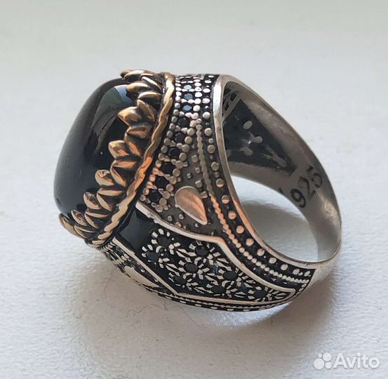 Серебряное кольцо мужское с камнем