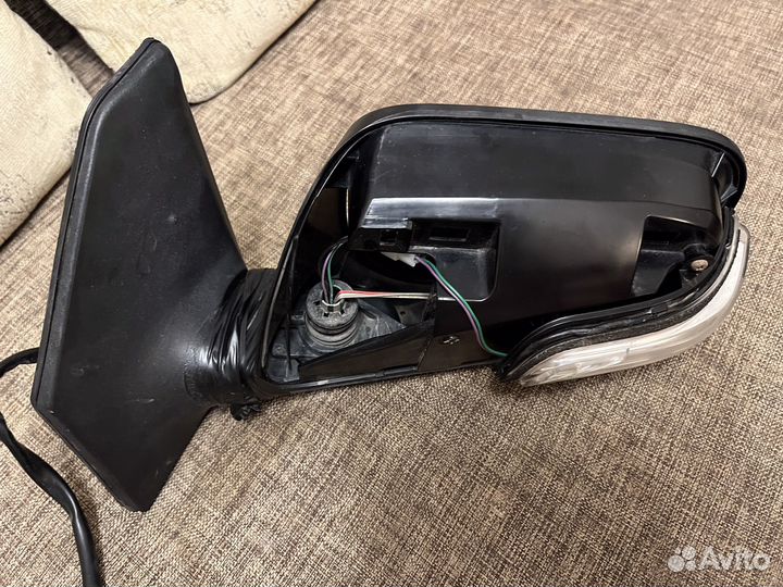 Зеркало Toyota Avensis
