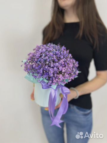 Композиция из 5 сиреневых гипсофил в шляпной короб