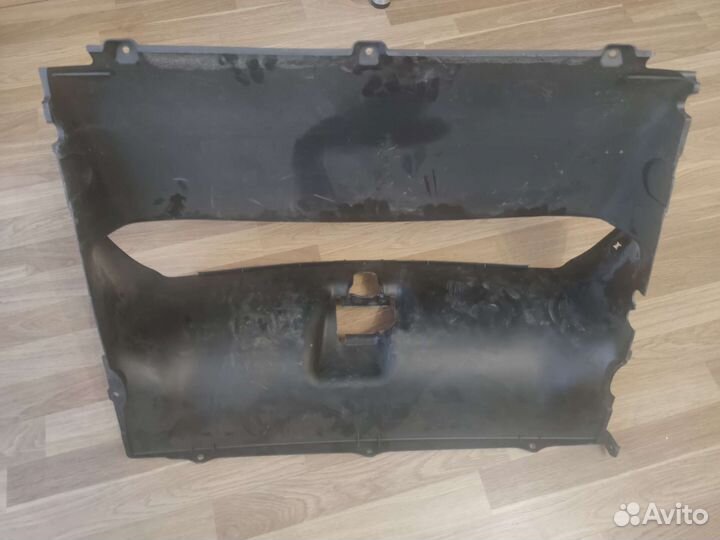 Воздуховод центральный Porsche/опора замка