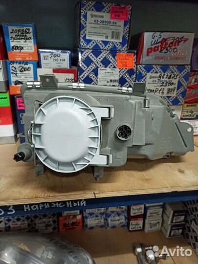 Фара левая Opel Omega A