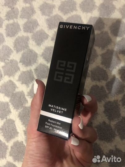 Тональный Givenchy